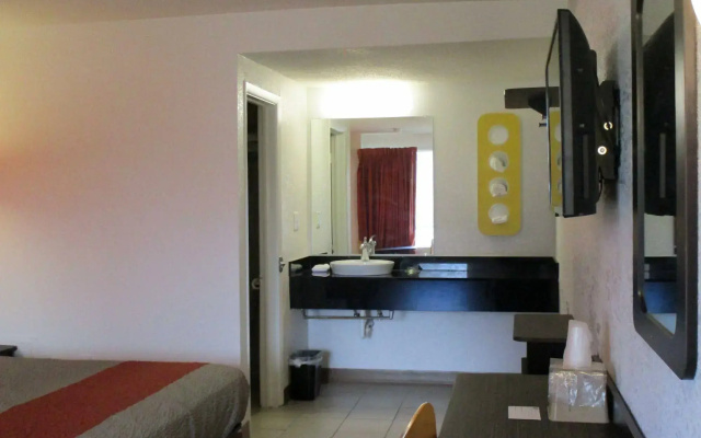 Motel 6 Schenectady, NY