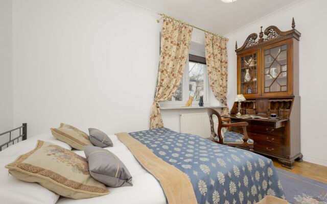 Apartment With 3 Bedrooms by Renters