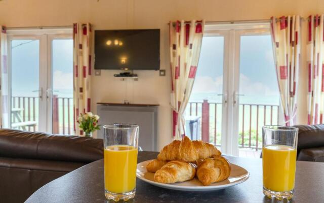 Whitsand Bay Lodge