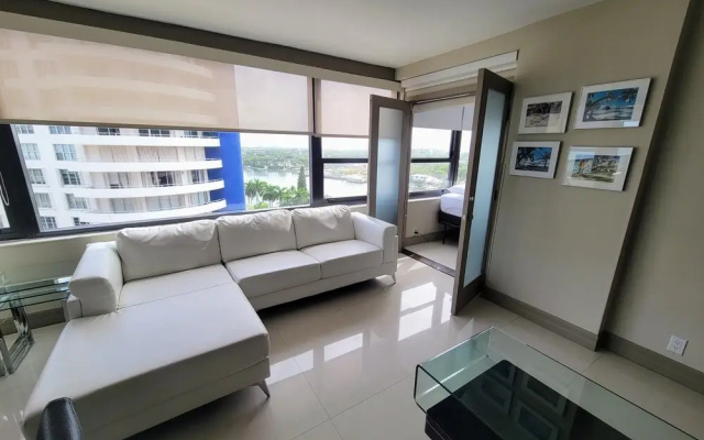 Alexander 1419/21 5 Bedroom Apts