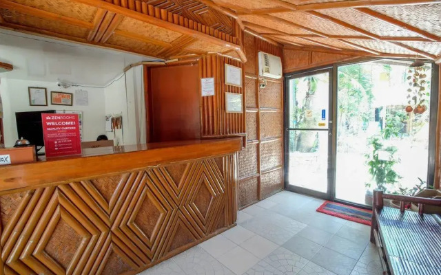 ZEN Rooms Sripoom Soi 1