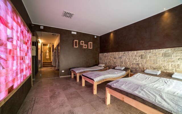 Aura Relais