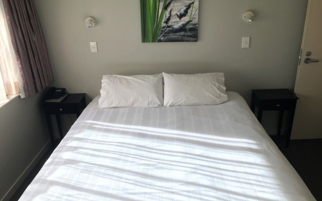 Aloha Lodge – Guest Rooms – Nelson