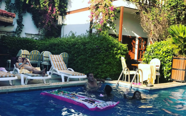 Hotel Karyatit Kaleiçi