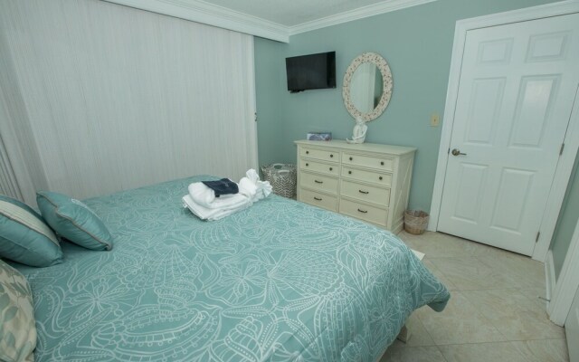 Magnolia House 606 1 Bedroom Condo by RedAwning