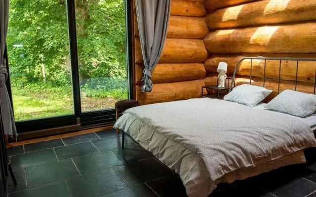 Spacious Holiday Home With Internet