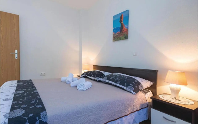 One-Bedroom Apartment Klek with Sea view 05