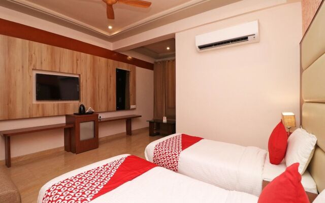 OYO 14766 Pacify Hills