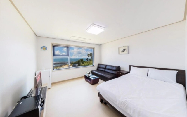 Seogwipo Gongcheonpo Villa Pension