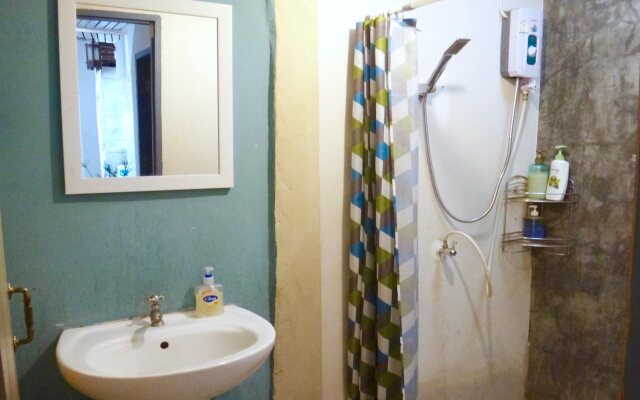 Stay With Me Guesthouse