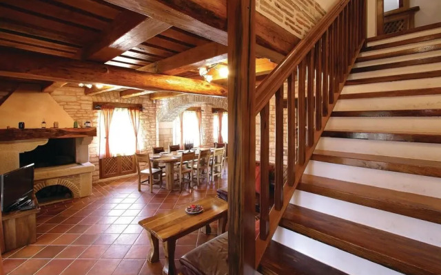 Nice Home in Baderna With Wifi and 2 Bedrooms