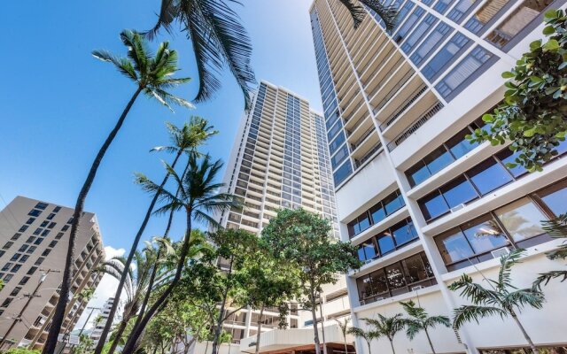 Waikiki Banyan #2801-1 by RedAwning