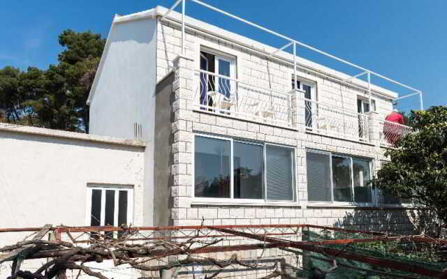 Rosa Apartments