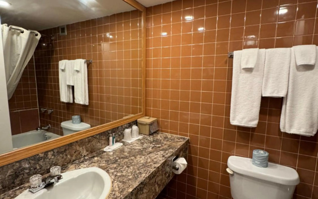 Travelodge By Wyndham Winnipeg Airport