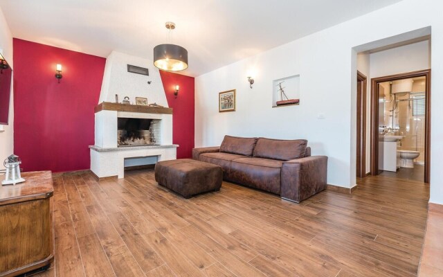 Awesome Home in Dubrava With Wifi and 4 Bedrooms