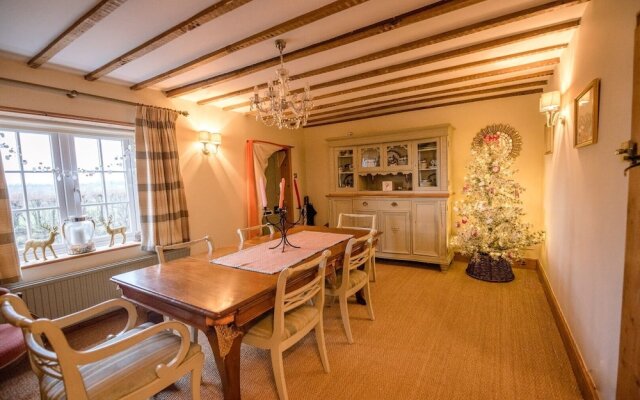 46 Ivy Cottage