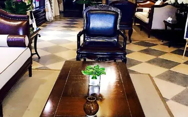 Eiffel Art Hotel