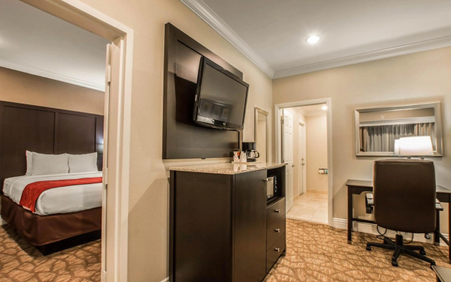 Comfort Inn & Suites Huntington Beach