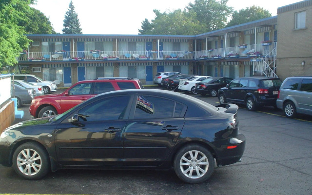 Advance Inn