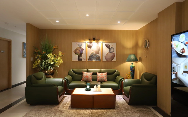 Lanura Apartments and Hotel