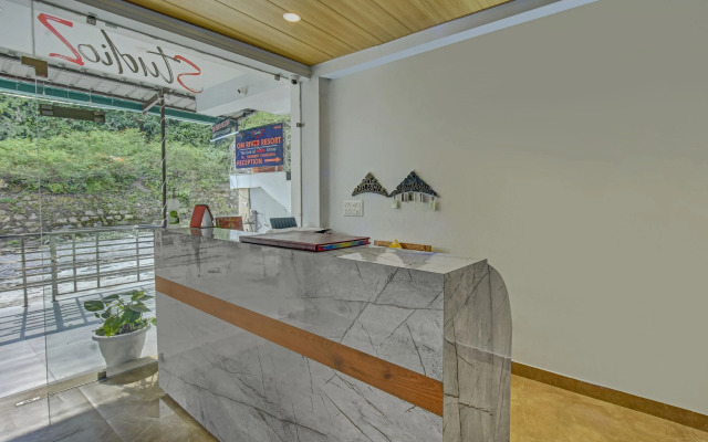 Itsy By Treebo - Studioz @ Om River Resort