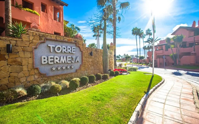 OleHolidays Torre Bermeja frente al mar y jacuzzi