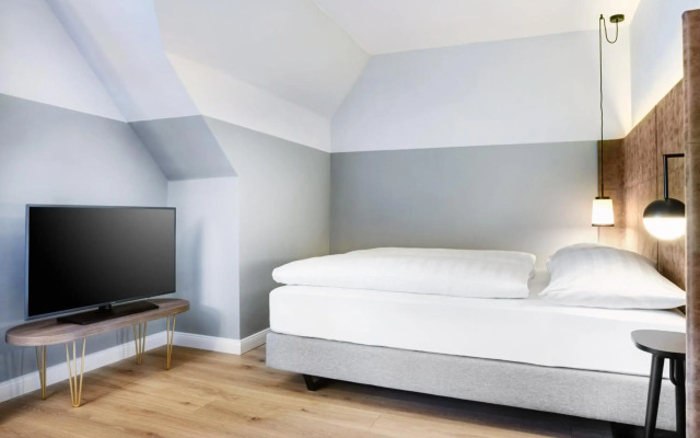Stage 12 Hotel by Penz