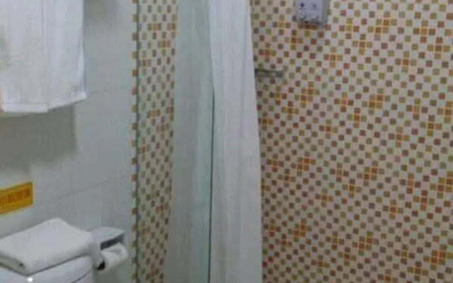 Home Inn Qingdao Hongkong West Road