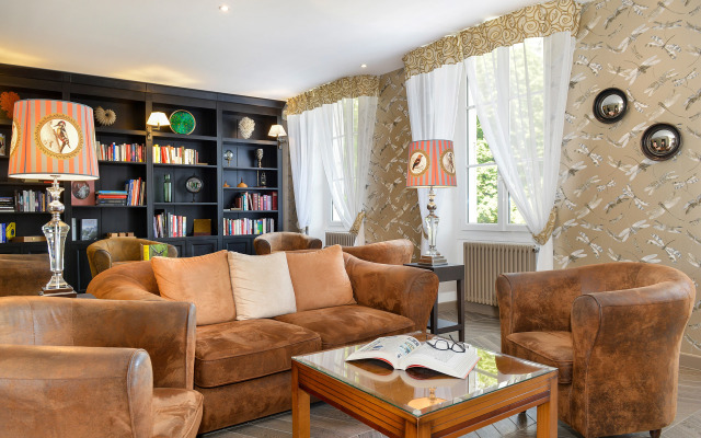 Logis Le Domaine De Valaudran