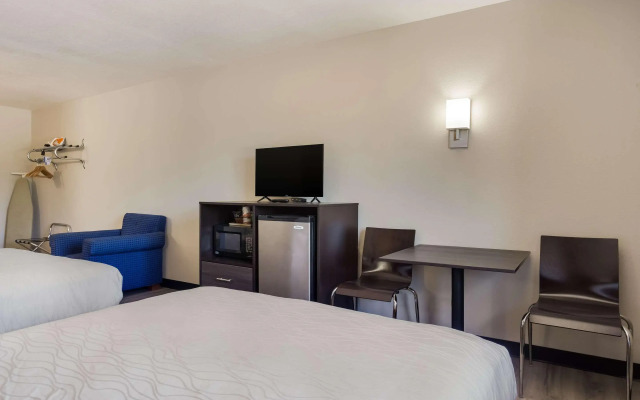 Rodeway Inn