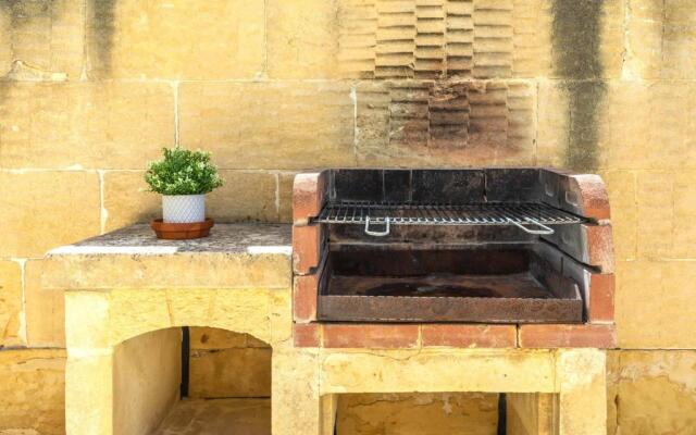 Ta Lucija 2 Bedroom Villa With Private Pool