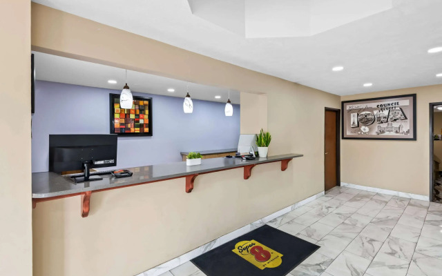 Super 8 by Wyndham Council Bluffs IA Omaha NE Area