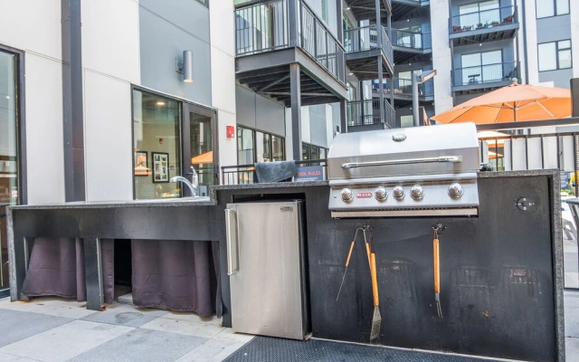 FRONTDESK 111 W Main St Apts Downtown Louisville