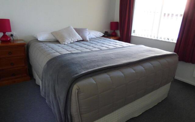 Alexandra Heights Motel