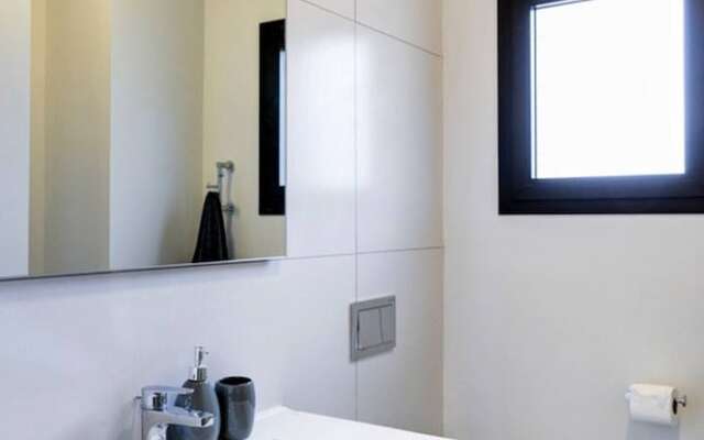 Modern Duplex 3 Bedrooms With A Big Terrace