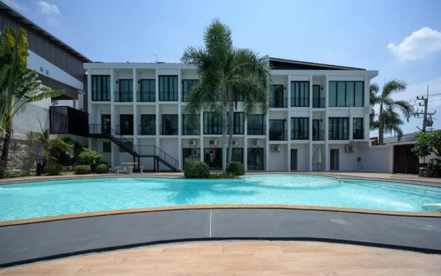 Platinum Hotel