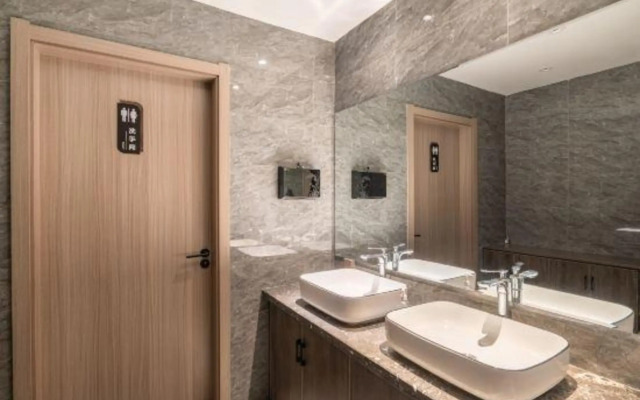 Fuji International Hotel (Ji 'nan West Railway Station International Exhibition Center Branch)