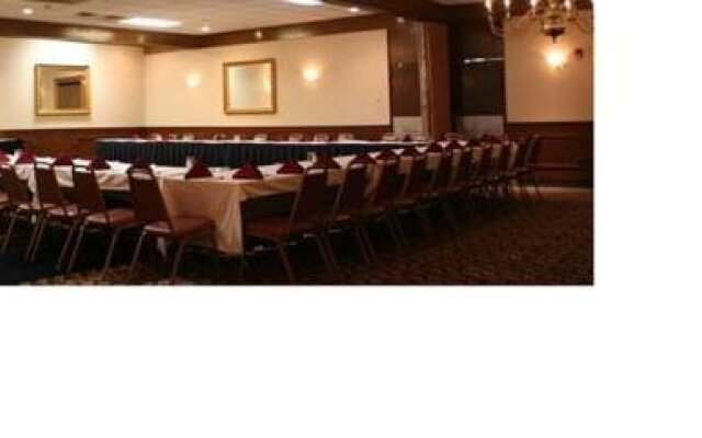 Hotel Carlisle-Embers Convention