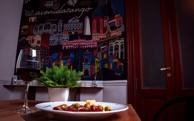 Avenida Tango