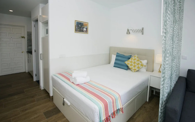 Lovely Quiet & Center Sea Views