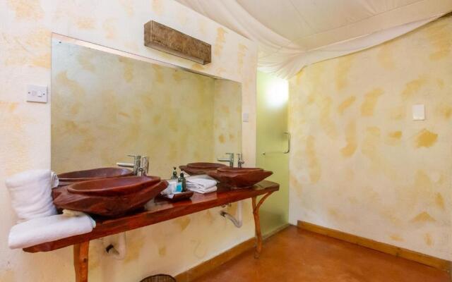 PrideInn Mara Camp & Cottages