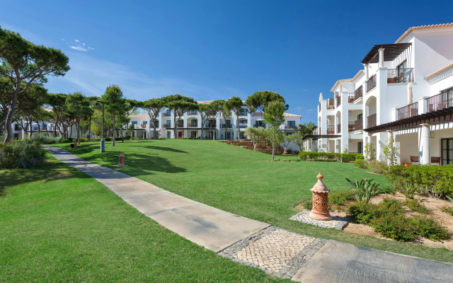 Pine Cliffs Resort Gardens