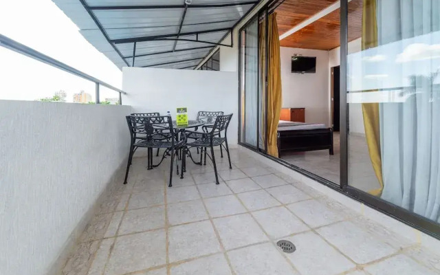 Hotel Ayenda Travel Blue 1705