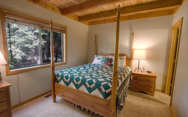 Sunnyside Up 3 Bedroom Cabin by RedAwning