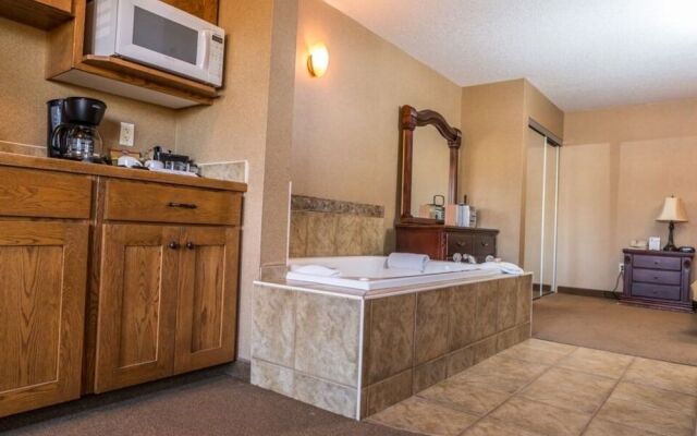 Elkwater Lake Lodge and Resort