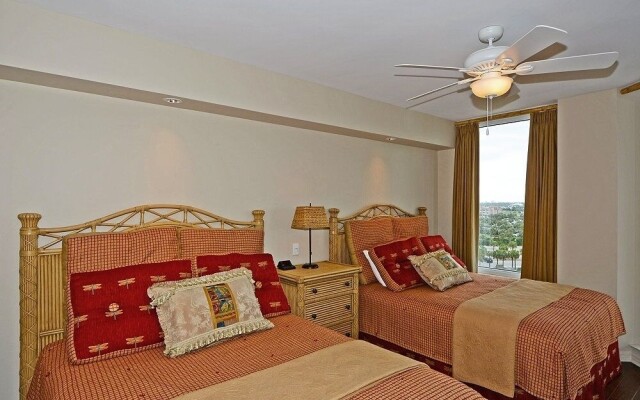 The Gem - 3 Br condo by RedAwning