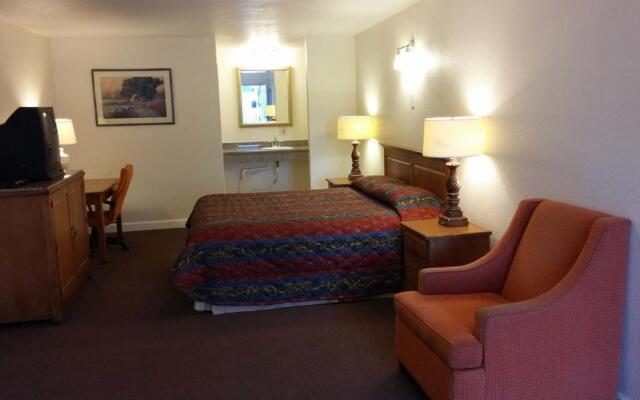Country Regency Inn & Suites