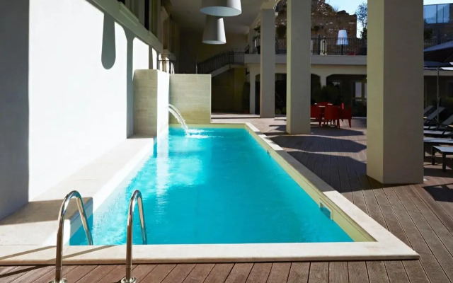 The Building Hotel 