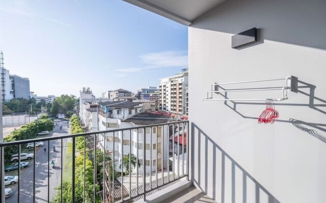 The Base Condo Pattaya by Supee