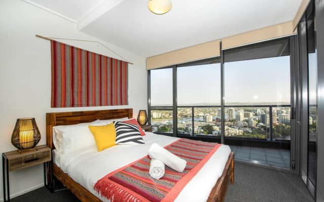 CBD African Charm, Story Bridge & River Views